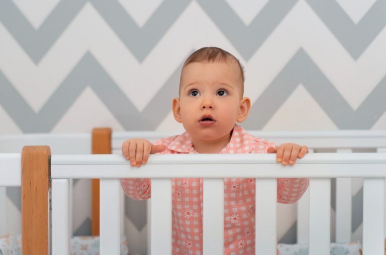 تخت و سرویس خواب نوزاد در ایران