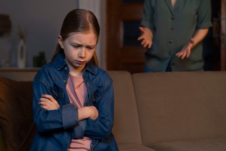 کودک نافرمان: راهکارهای علمی برای والدین نگران