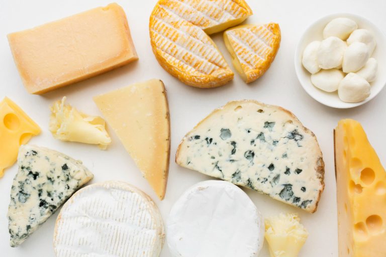 پنیر برای نوزاد: چه زمانی، چقدر و چگونه بدهیم؟