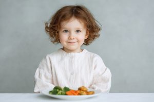 رژیم غذایی مناسب کودکان با سندروم روده تحریک‌پذیر: راهنمای جامع