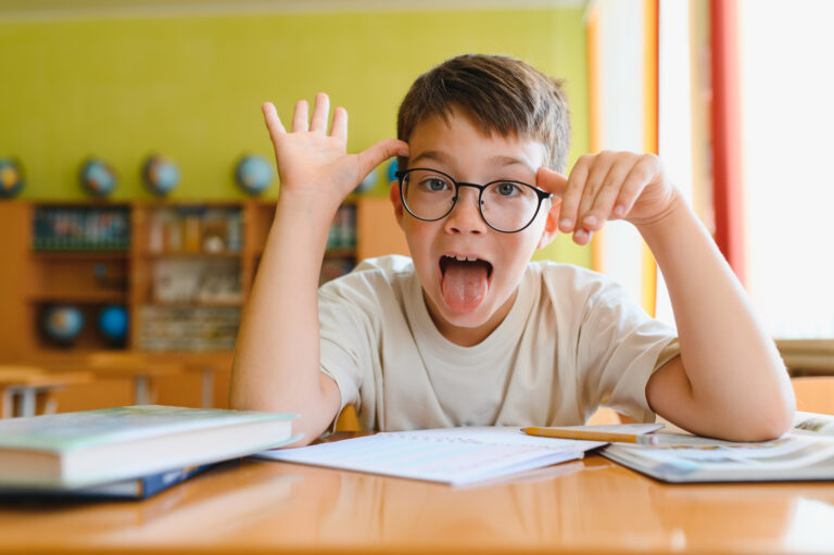 چطور تکالیف کودکان مبتلا به ADHD را مدیریت کنیم؟