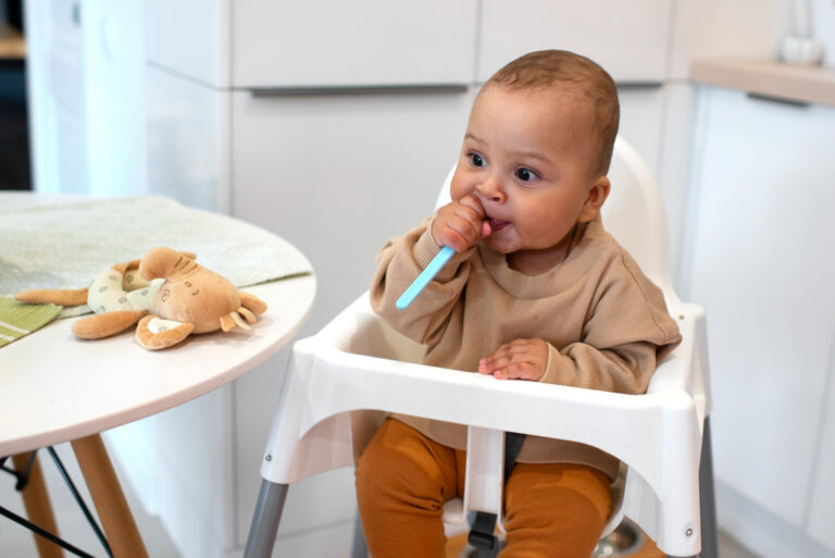 آیا قاشق سیلیکونی برای نوزادان خطرناک است؟